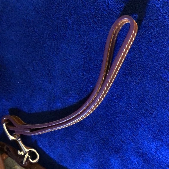 Dooney & Burke wristlet - Picture 8 of 8